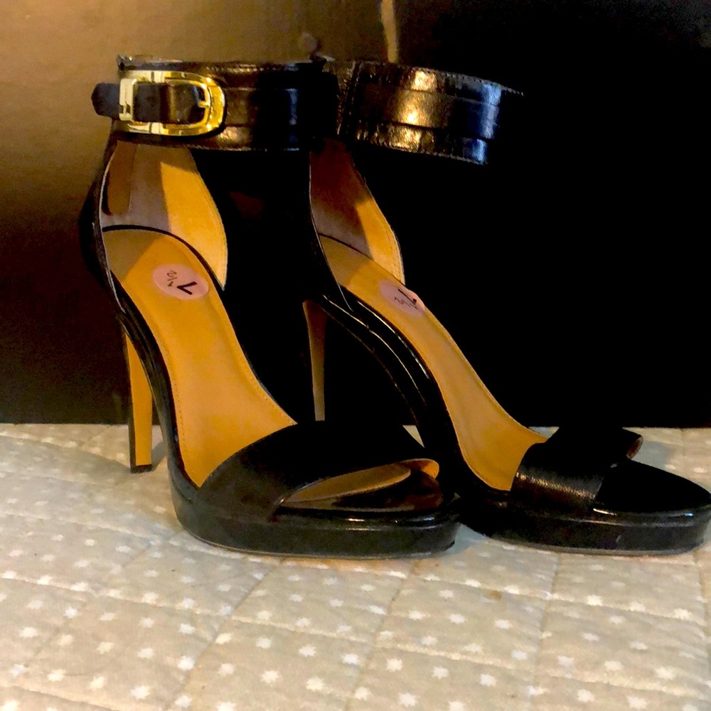 CALVIN KLEIN/Ankle Strap w/Buckle